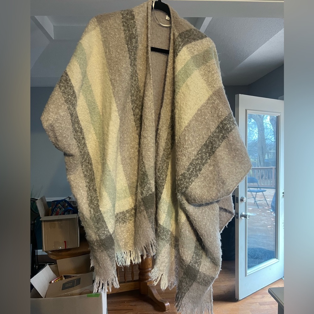 Sonoma Plaid Poncho in Gray and Cream
